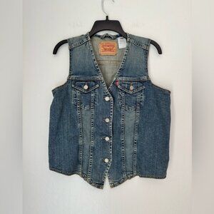 Levi’s Vintage Trucker Denim Vest - size Large